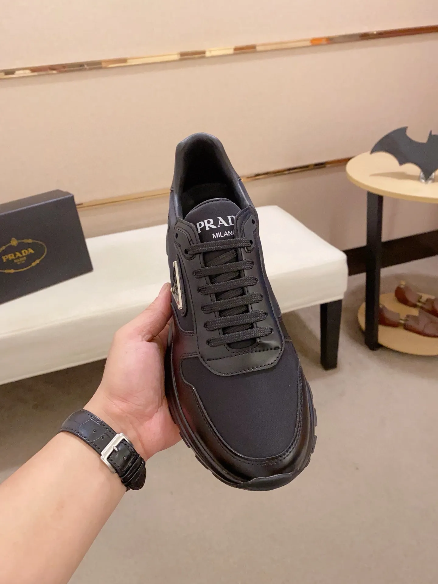 Men's shoes💰: 462💰[Prada～Prada] Trendy new models are on the market. Same style as the official website. Counter quality. Original matching. [Strong] [Strong] Selected first-layer cowhide fabric. Comfortable and breathable sheepskin lining, fine workmanship, upper layer made of 100% pure cowhide, original last shape, comfortable on the feet, shoe sizes 38 to 44